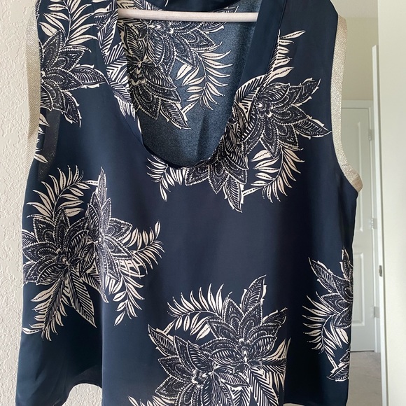 Blouse - Picture 2 of 4